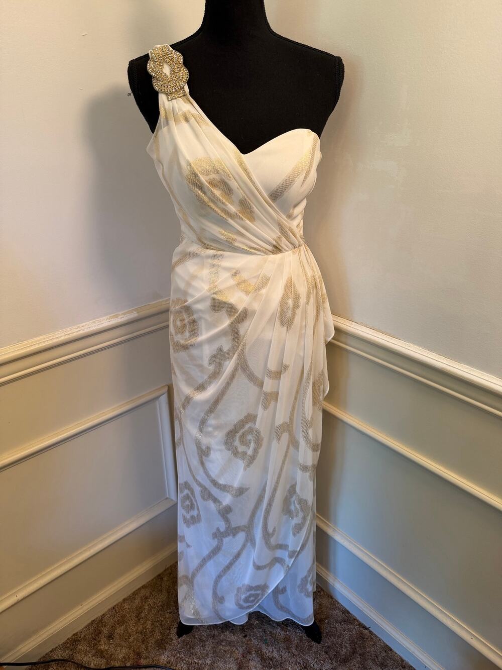 Vintage Caché Ivory White & Gold Lurex Metallic One Shoulder Formal Gown Goddess